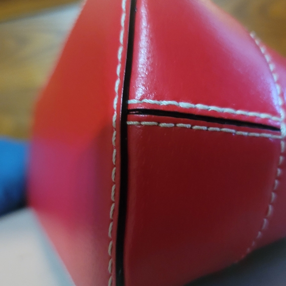 Kate Spade red purse with handles and crossbody strap-perfect for the holiday - Picture 11 of 15